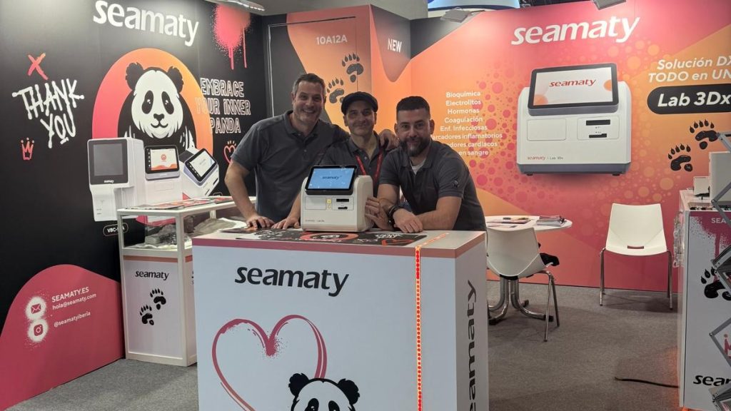 Stand de Seamaty en Propet 2026 con el analizador veterinario Lab 3Dx en primer plano